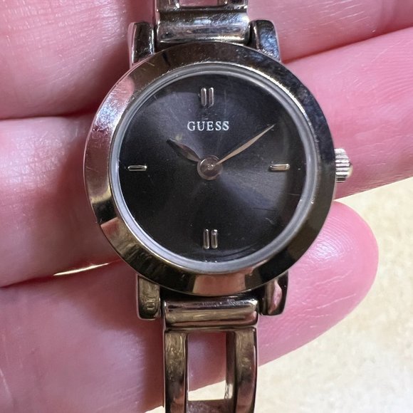 Great Condition - Guess Watch - Silver Tone, Black Dial - Picture 1 of 6